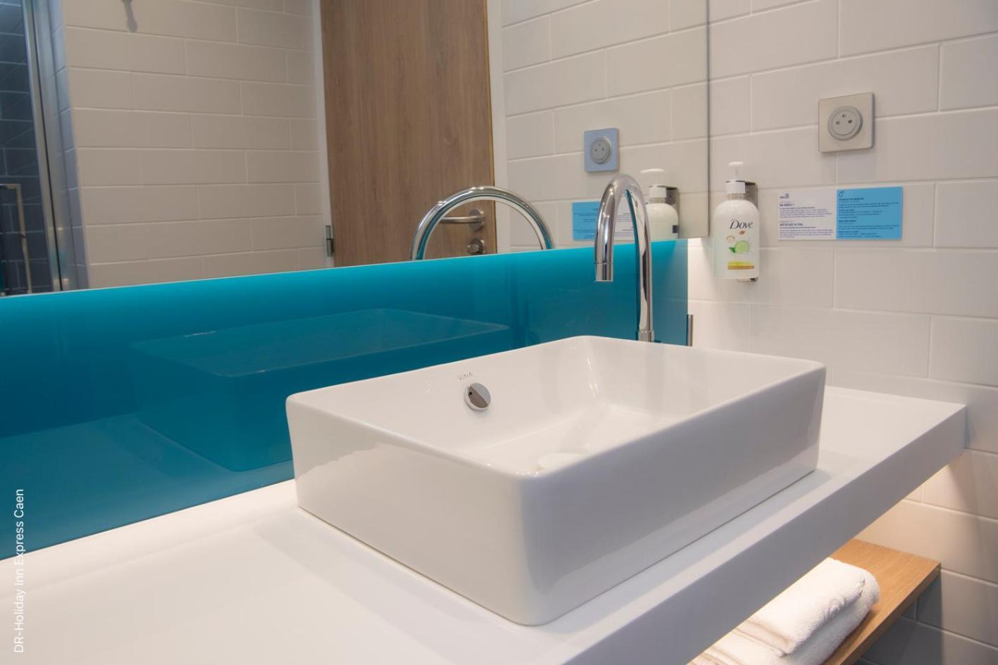 Holiday Inn Express Caen Epron By Ihg Bagian luar foto