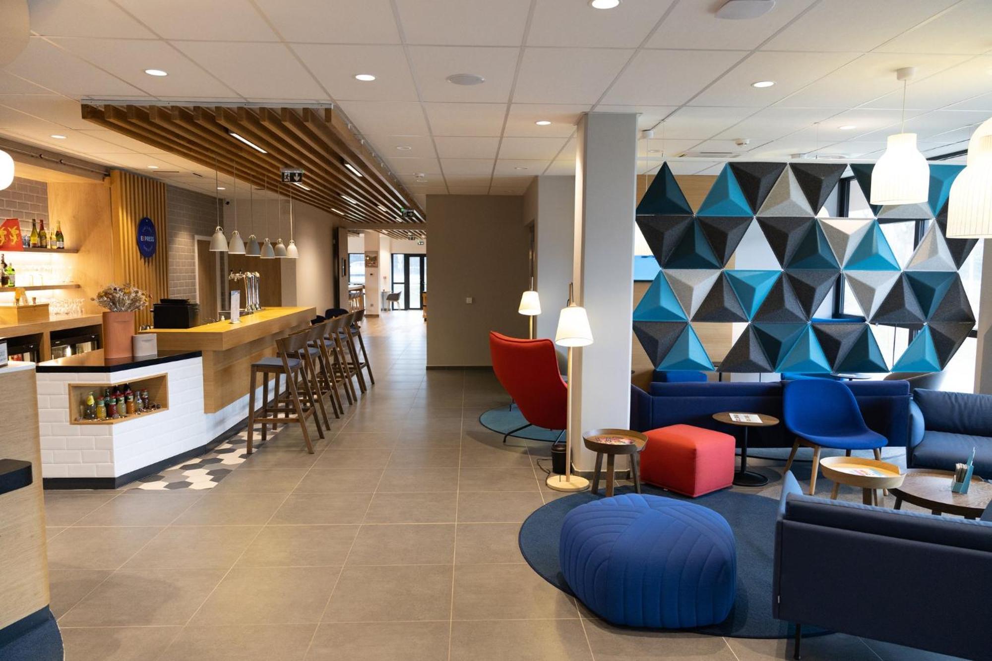 Holiday Inn Express Caen Epron By Ihg Bagian luar foto