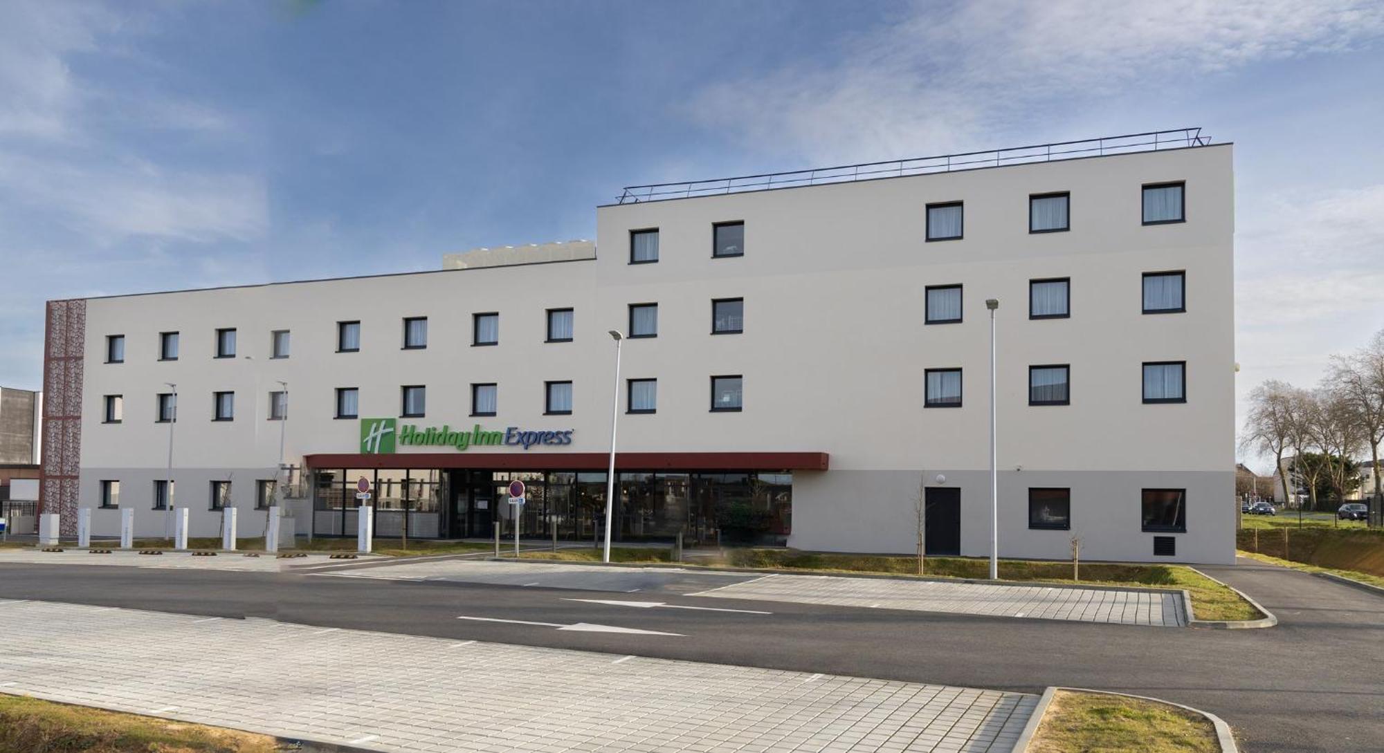 Holiday Inn Express Caen Epron By Ihg Bagian luar foto