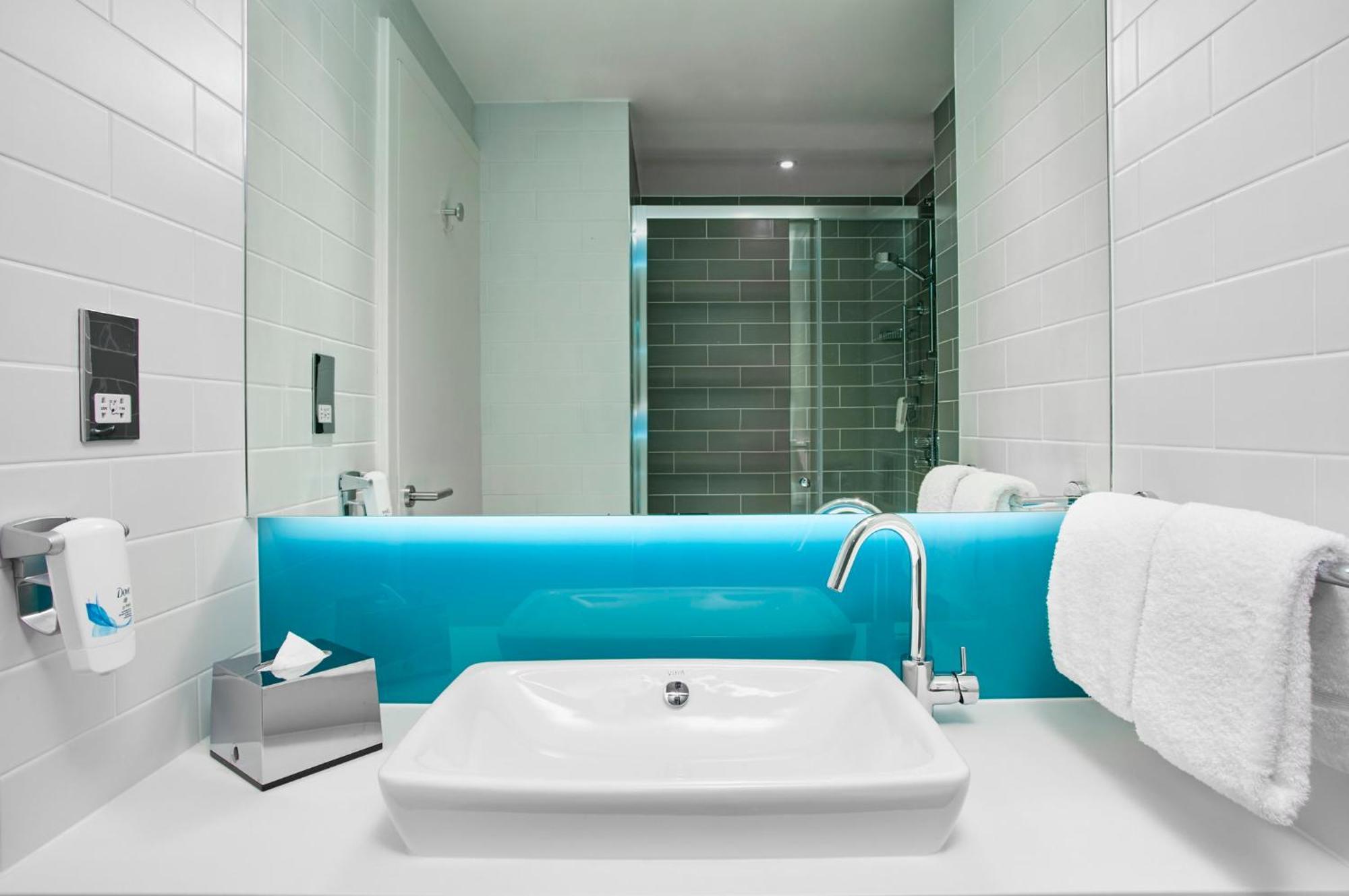 Holiday Inn Express Caen Epron By Ihg Bagian luar foto